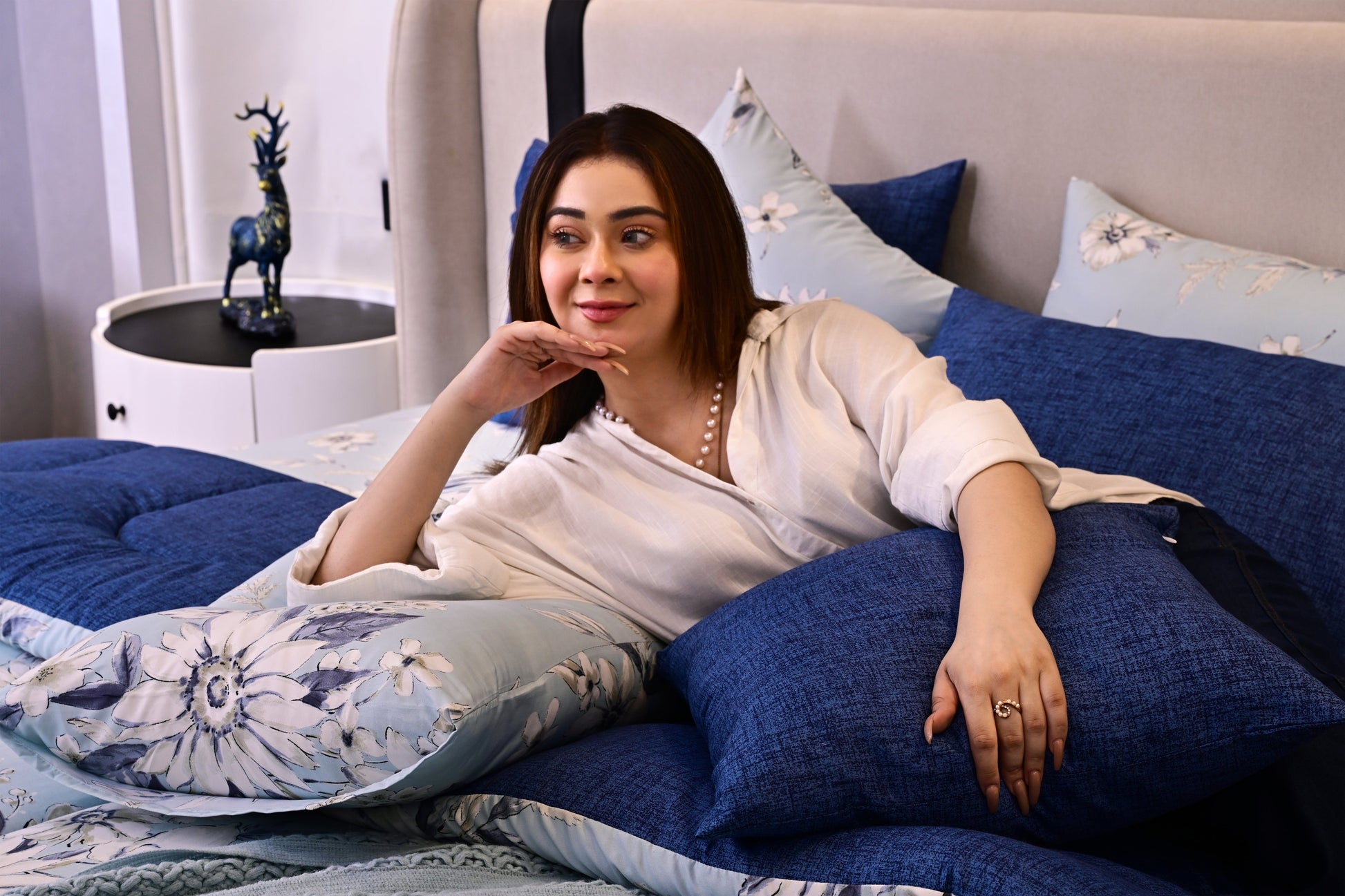 8 PCs Winter Comforter Set-Pale Bloom Comforters Apricot