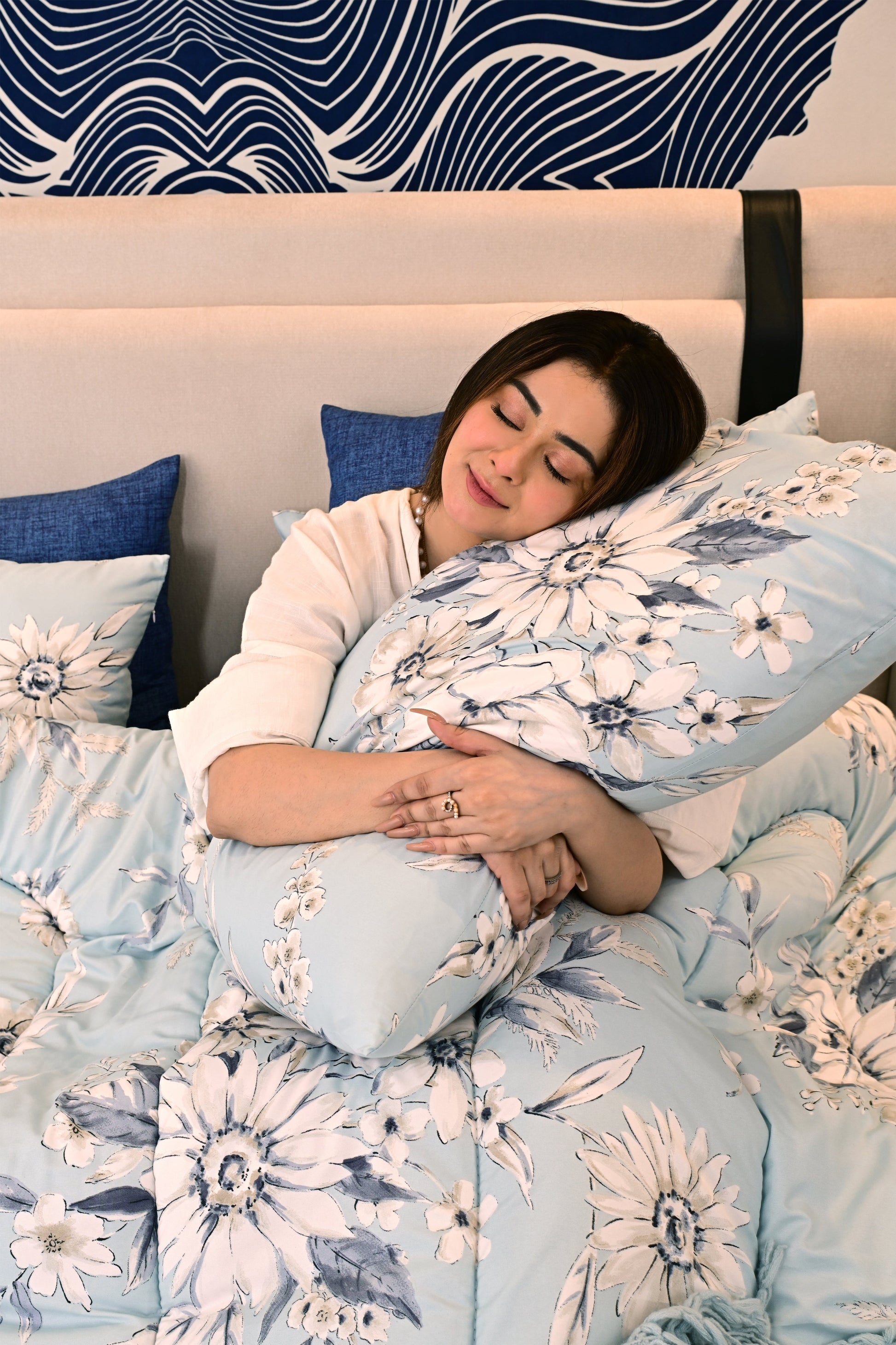 8 PCs Winter Comforter Set-Pale Bloom Comforters Apricot