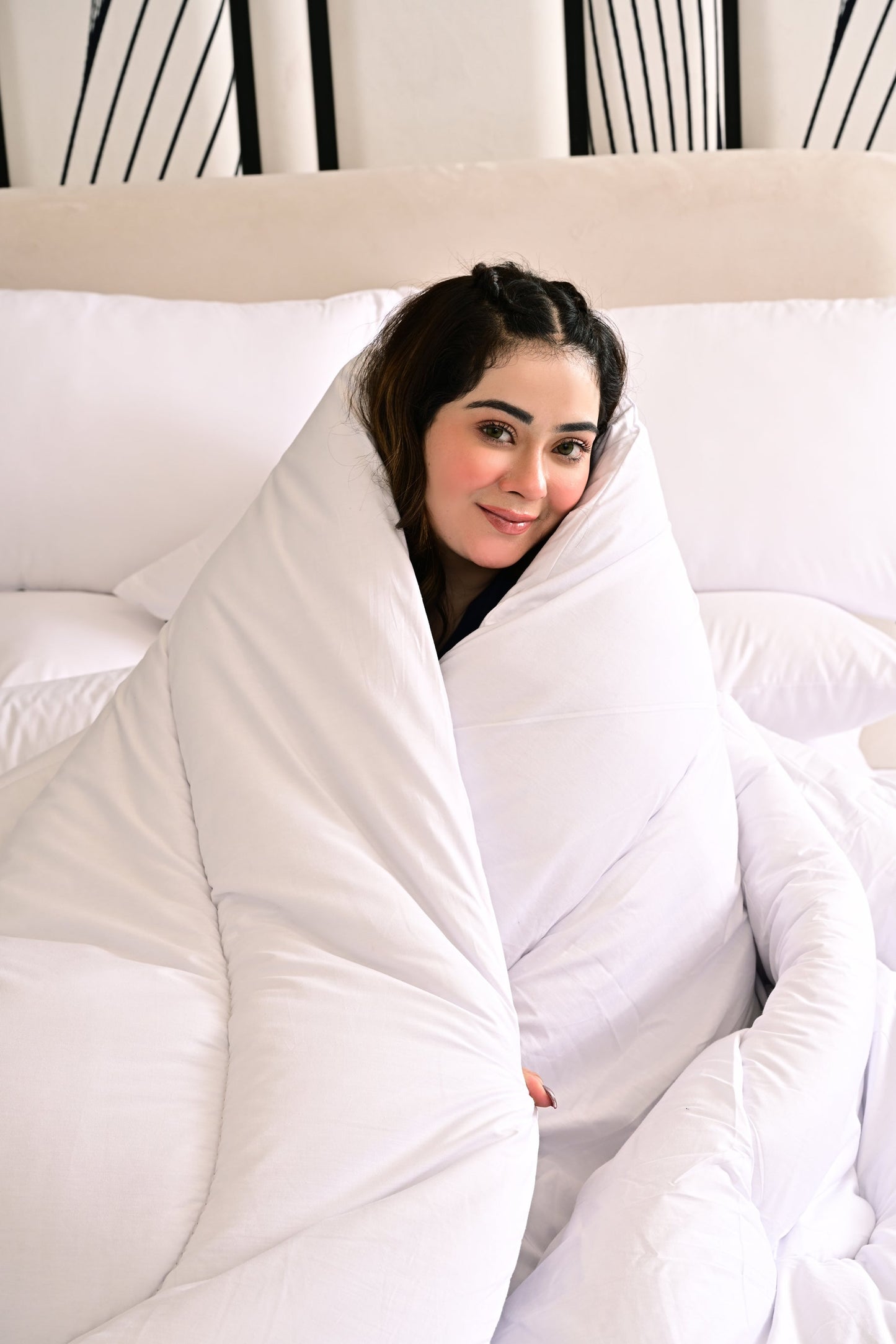 9 PCs White Filling Deal(4 Cuhsions+4 Pillows+Quilt) Comforters Apricot