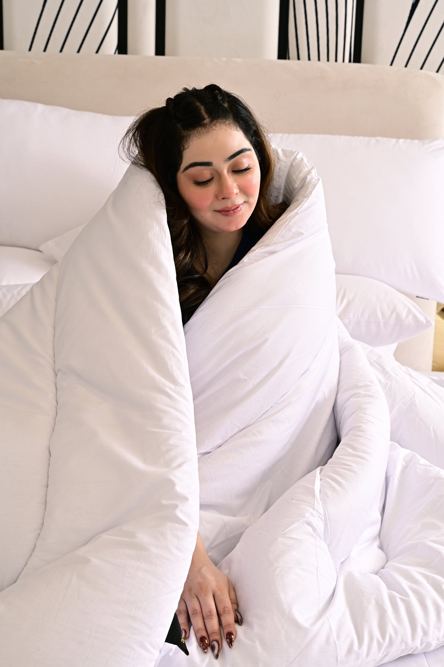 9 PCs White Filling Deal(4 Cuhsions+4 Pillows+Quilt) Comforters Apricot