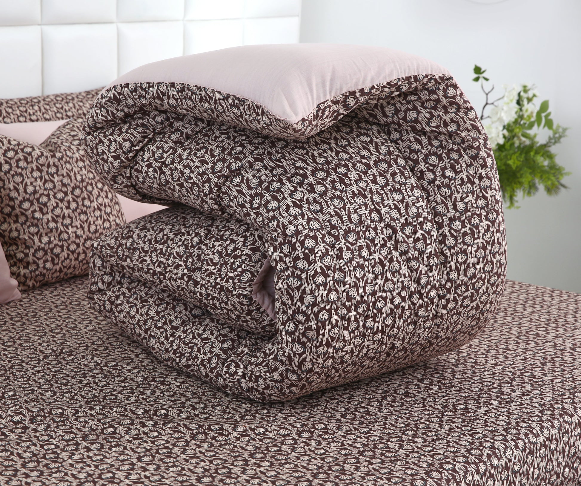 8 PCs Winter Razai SetCoral Reef Comforters Apricot