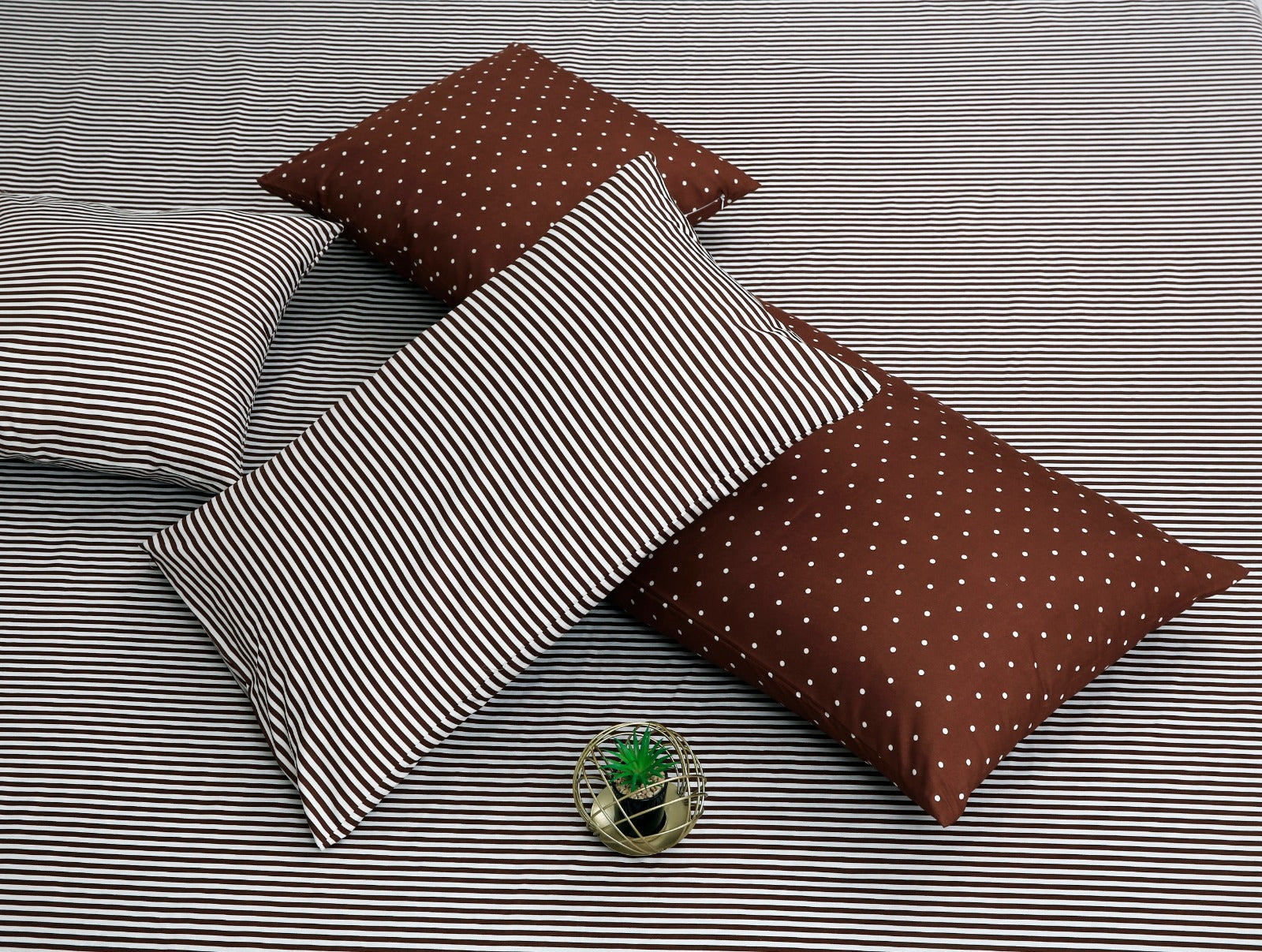 8 PCs Winter Comforter Set-Brown Polka Comforters Apricot   