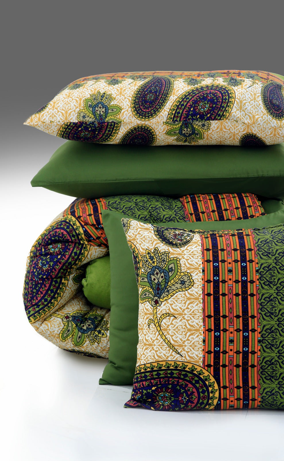 8 PCs Winter Comforter Set-Green Paisley Comforters Apricot