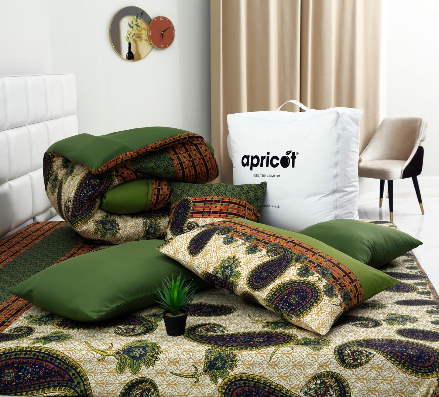 8 PCs Winter Comforter Set-Green Paisley Comforters Apricot