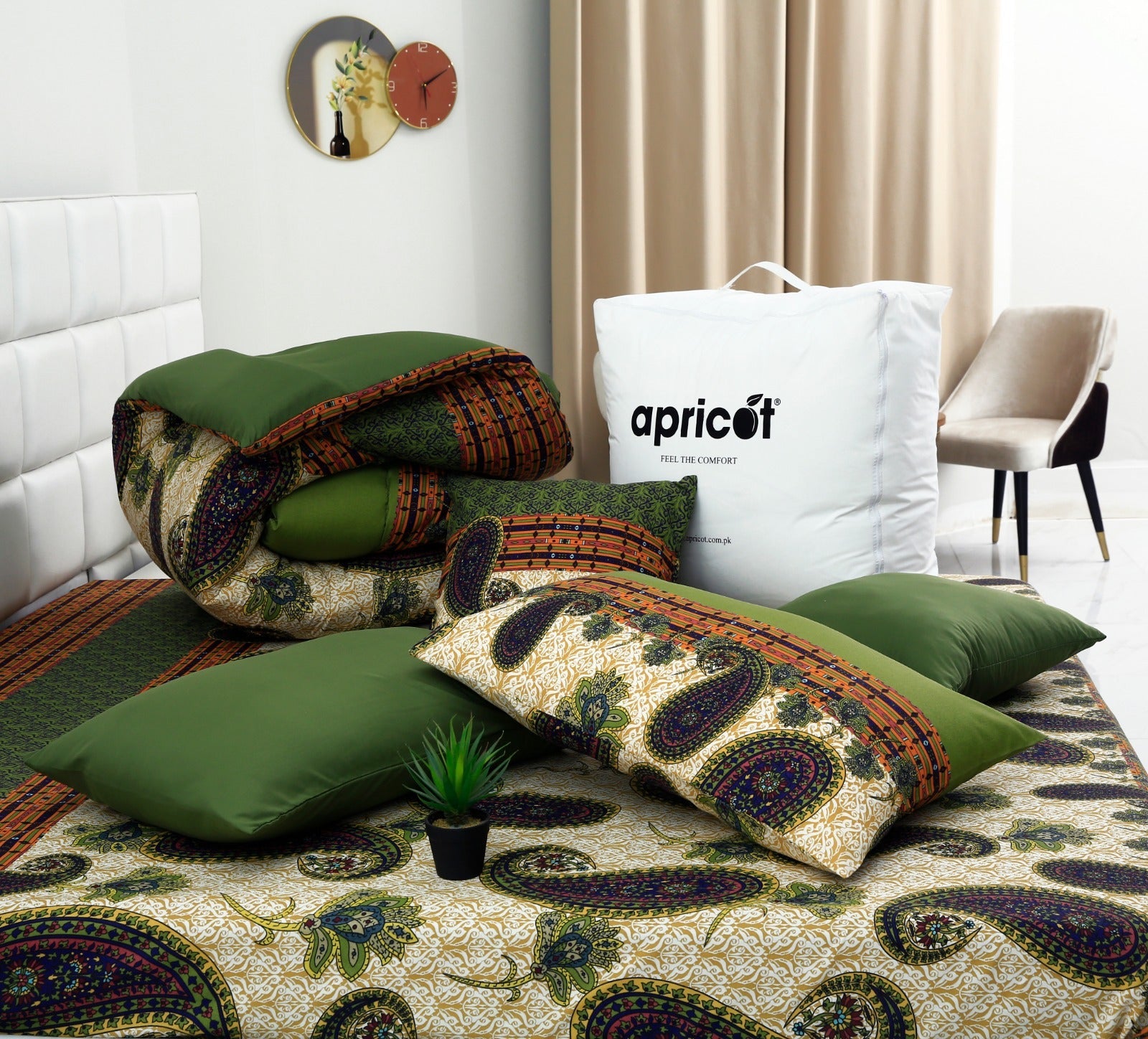 8 PCs Winter Comforter Set-Green Paisley Comforters Apricot