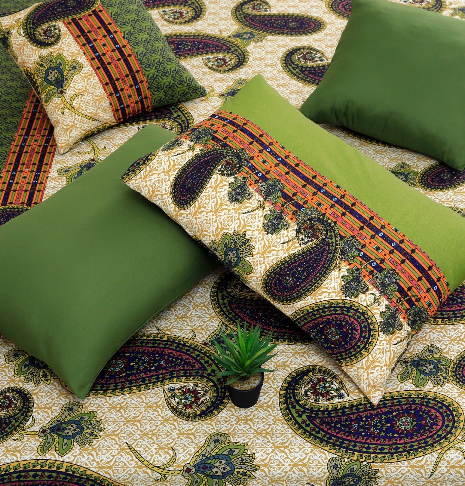 8 PCs Winter Comforter Set-Green Paisley Comforters Apricot