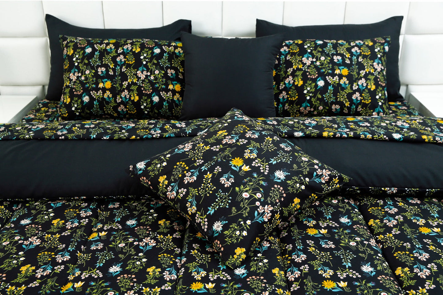 8 PCs Winter Razai Set-Black Meadows Comforters Apricot