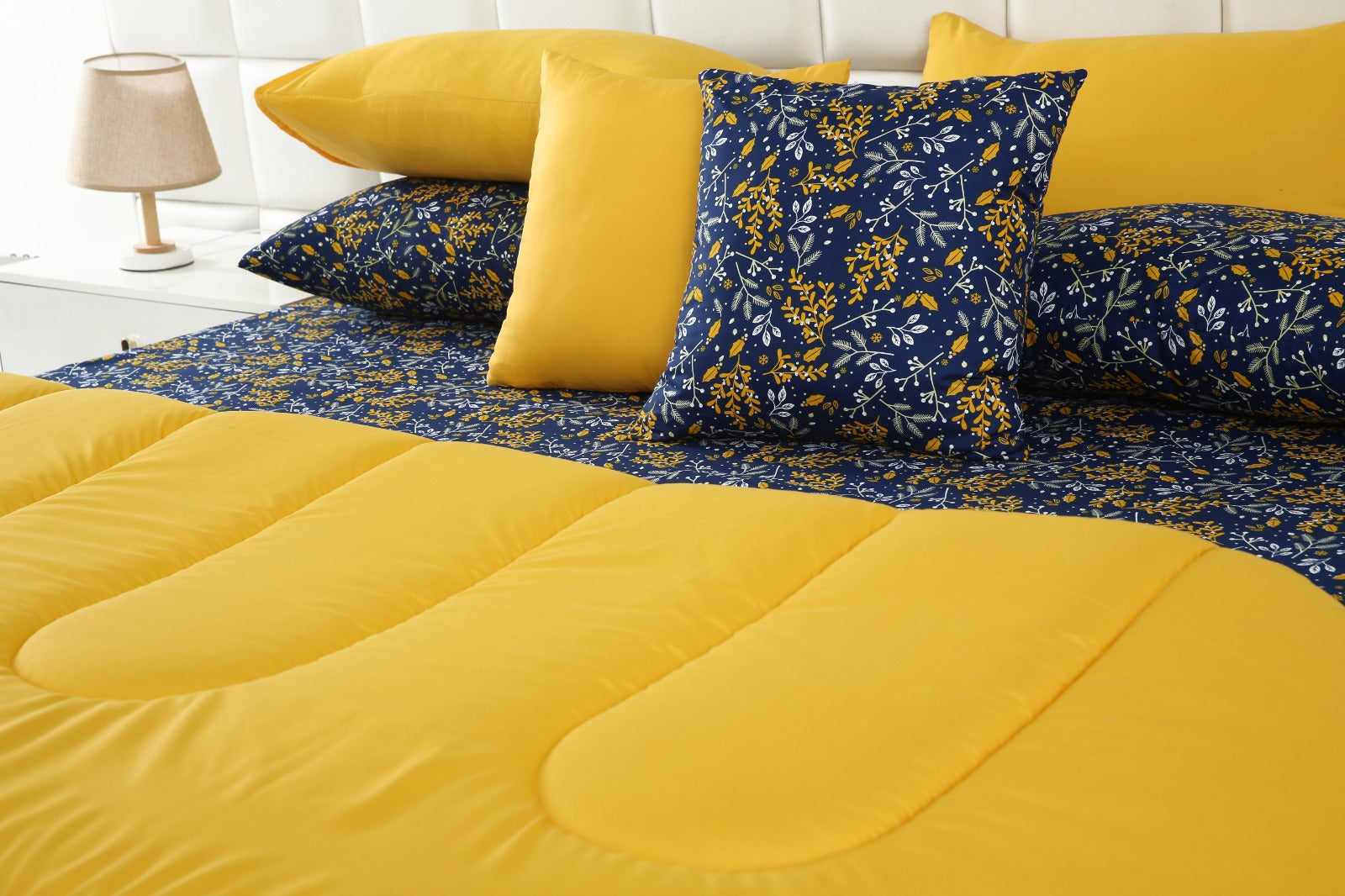 8 PCs Winter Comforter Set-Daffodils Comforters Apricot