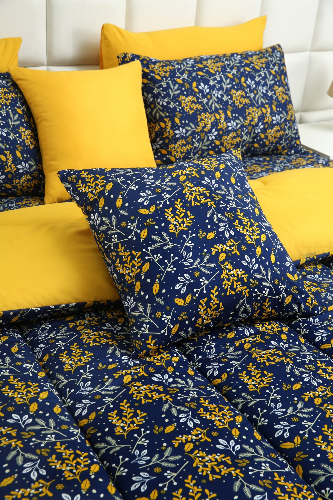 8 PCs Winter Comforter Set-Daffodils Comforters Apricot