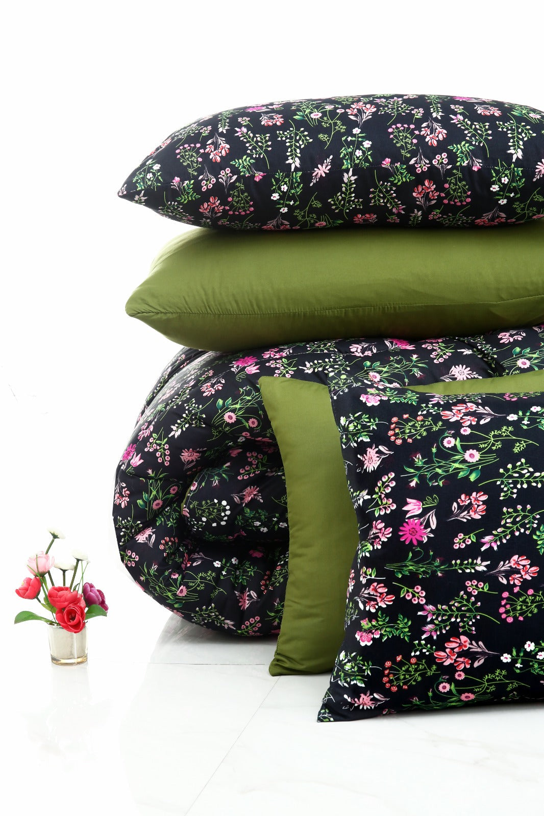 8 PCs Winter Razai Set-Crocus(With Olive Reverse) Comforters Apricot