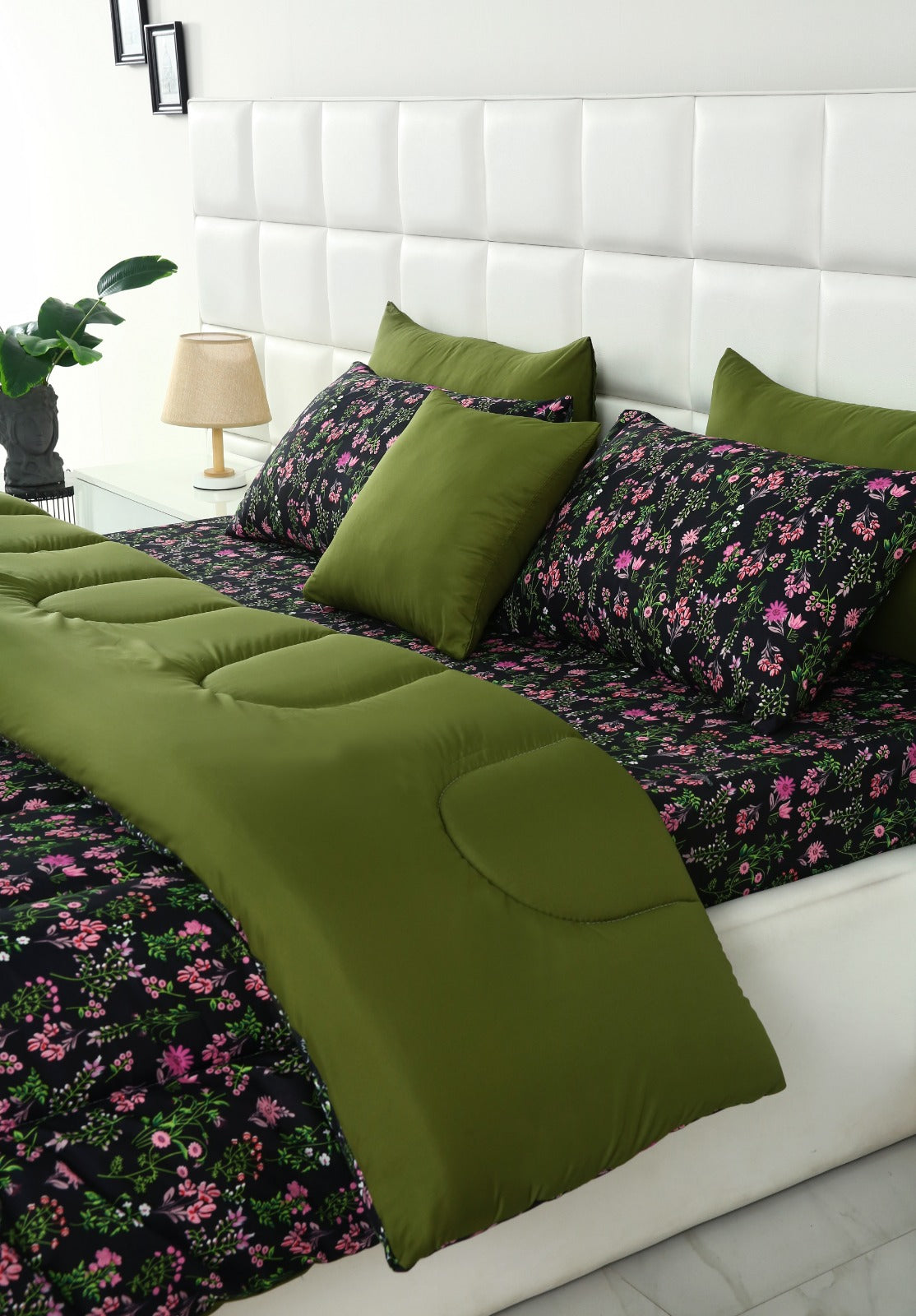8 PCs Winter Razai Set-Crocus(With Olive Reverse) Comforters Apricot