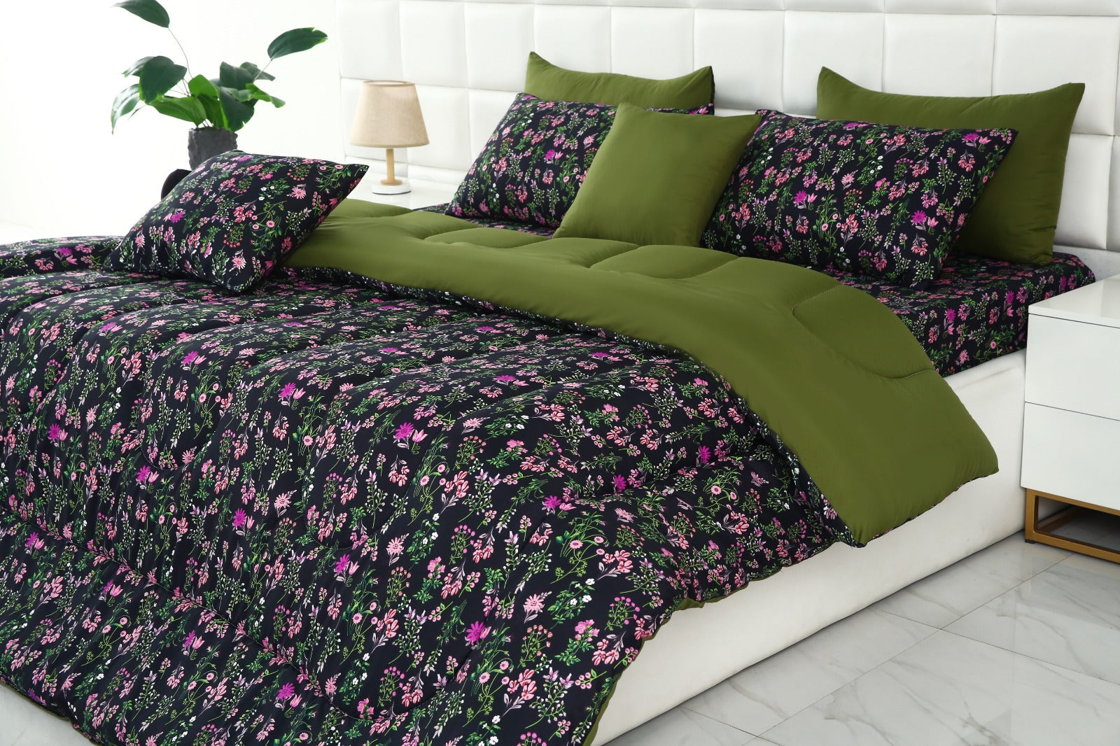 8 PCs Winter Razai Set-Crocus(With Olive Reverse) Comforters Apricot