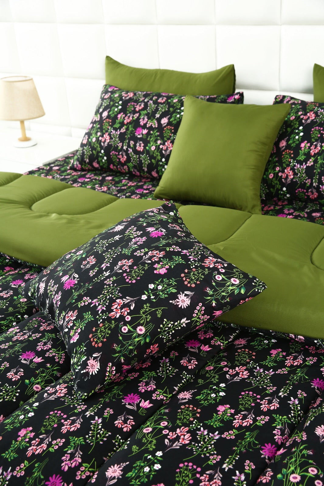 8 PCs Winter Razai Set-Crocus(With Olive Reverse) Comforters Apricot