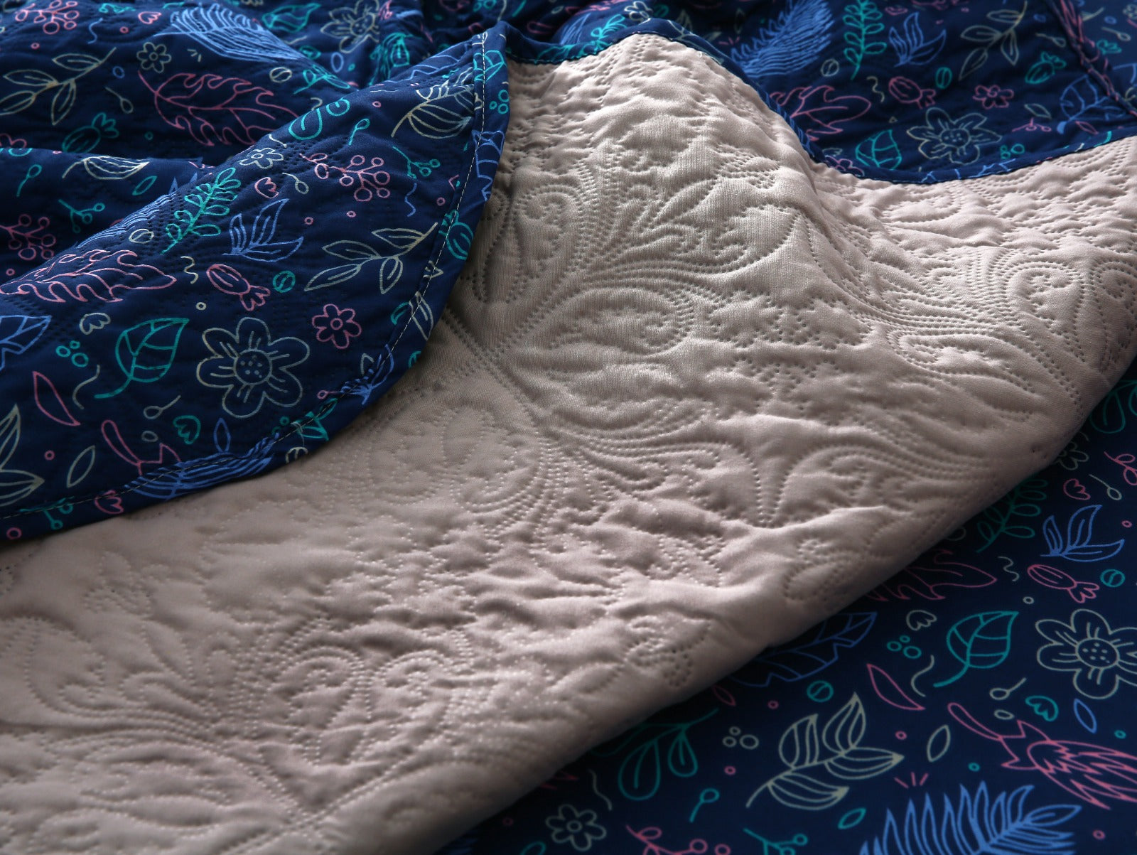6 PCs Printed Bed Spread Set-Blue Lilly Bed Spread Apricot