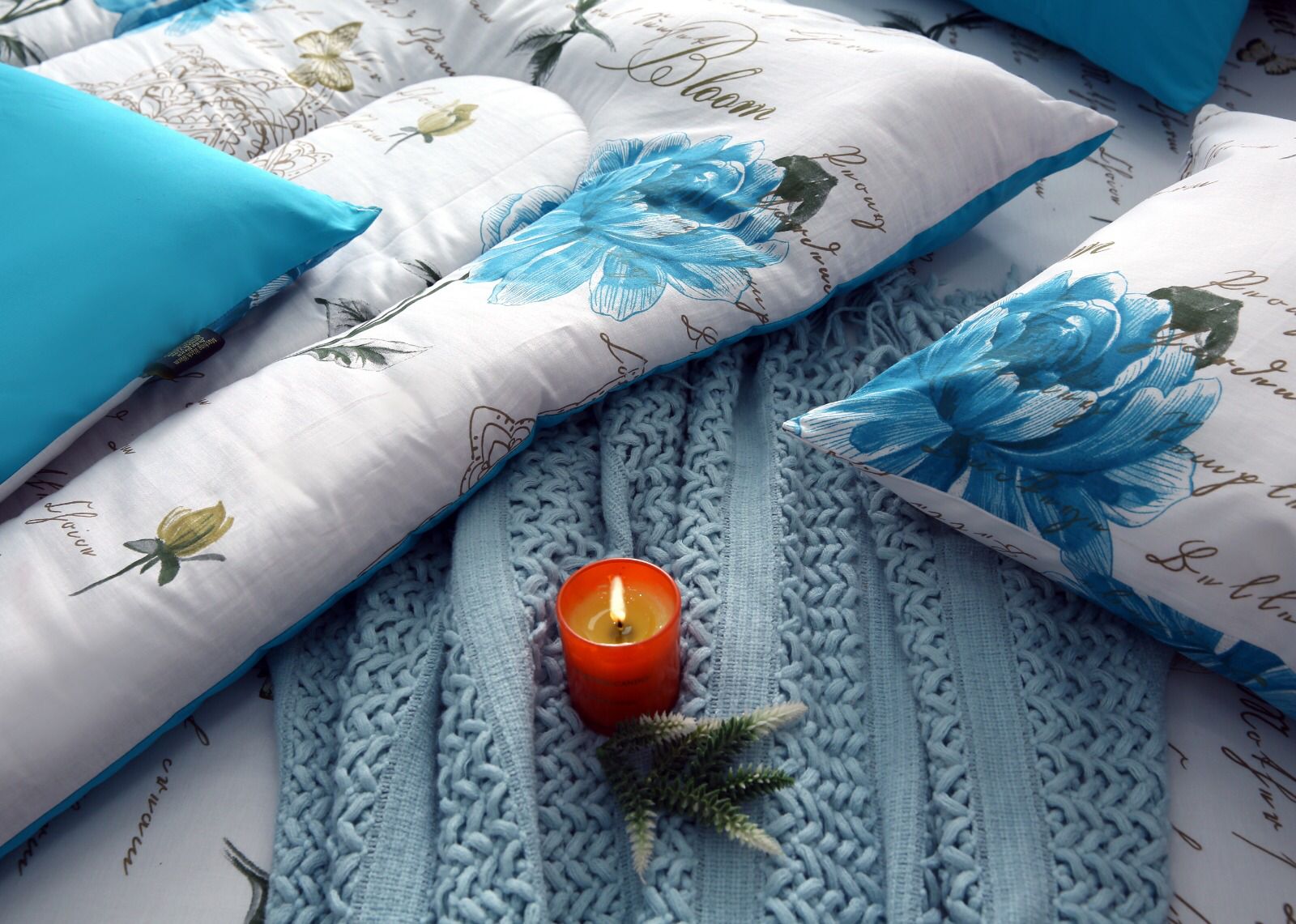 8 PCs Winter Comforter Set-Blue Flowers Comforters Apricot