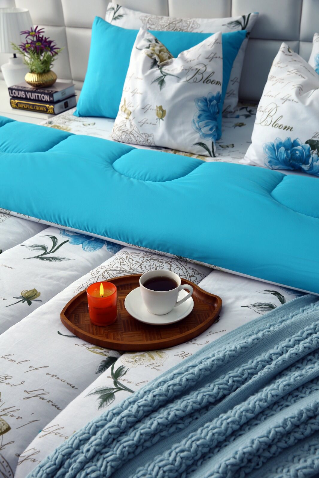 8 PCs Winter Comforter Set-Blue Flowers Comforters Apricot
