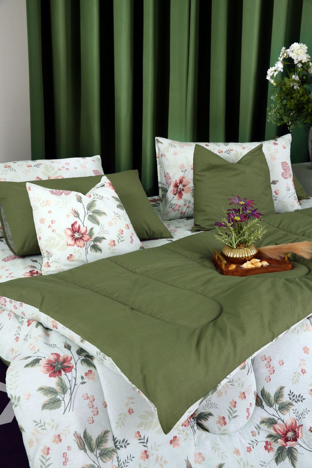 8 PCs Winter Comforter Set-Rosa Comforters Apricot