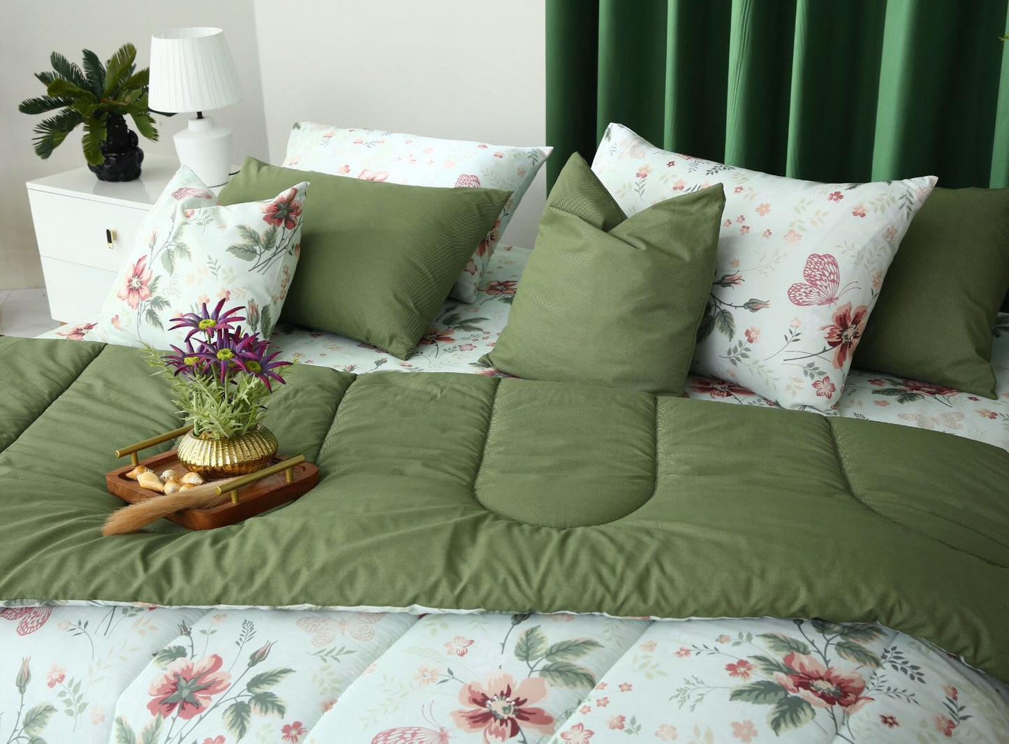 8 PCs Winter Comforter Set-Rosa Comforters Apricot