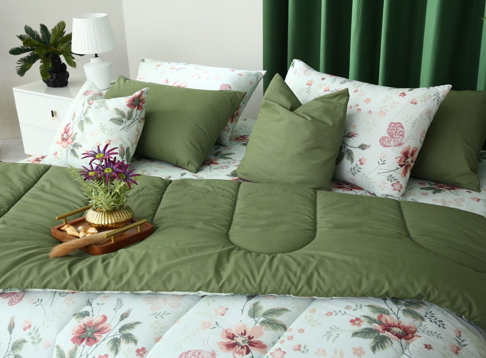 8 PCs Winter Comforter Set-Rosa Comforters Apricot