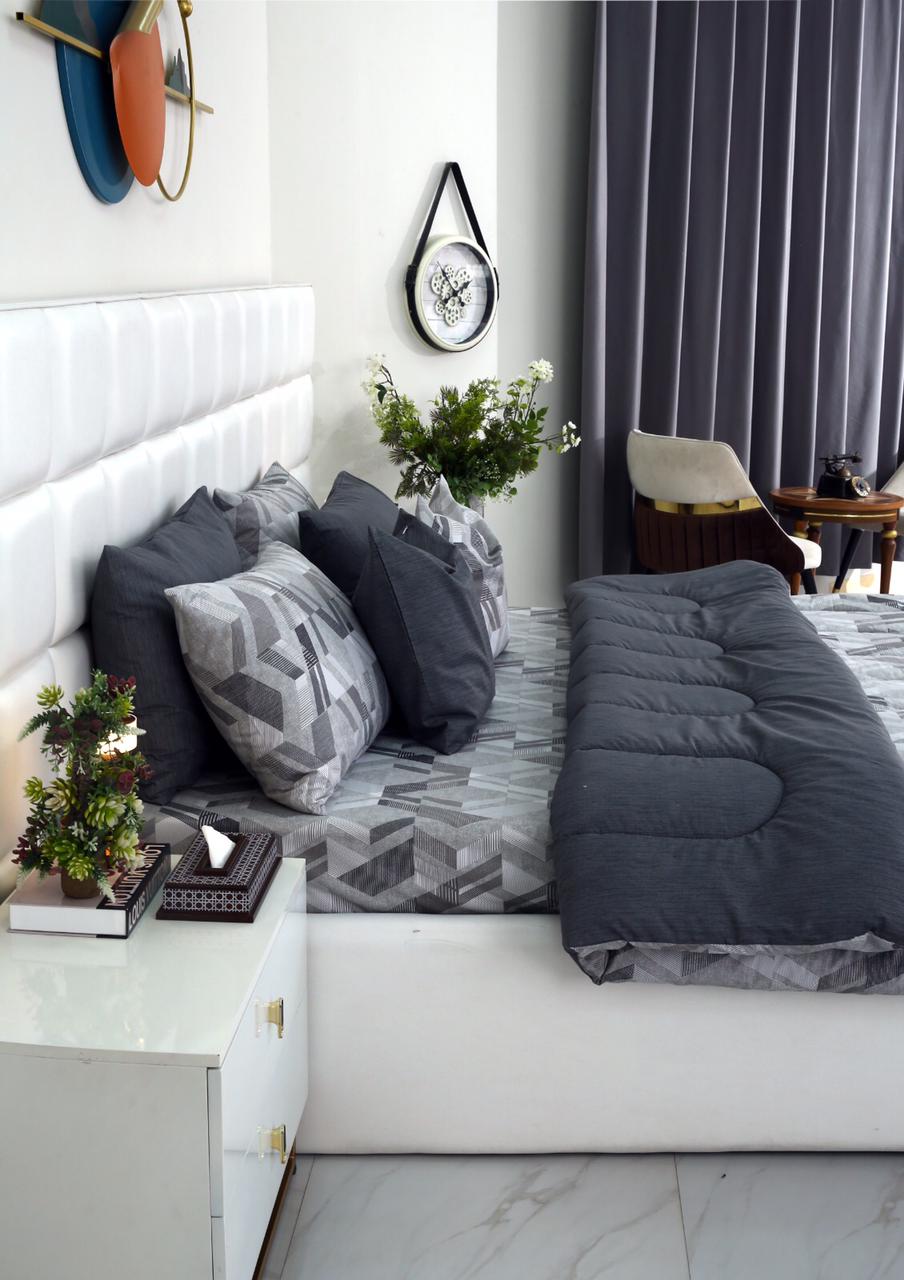 8 PCs Winter Razai Set-Grey Triangles Comforters Apricot