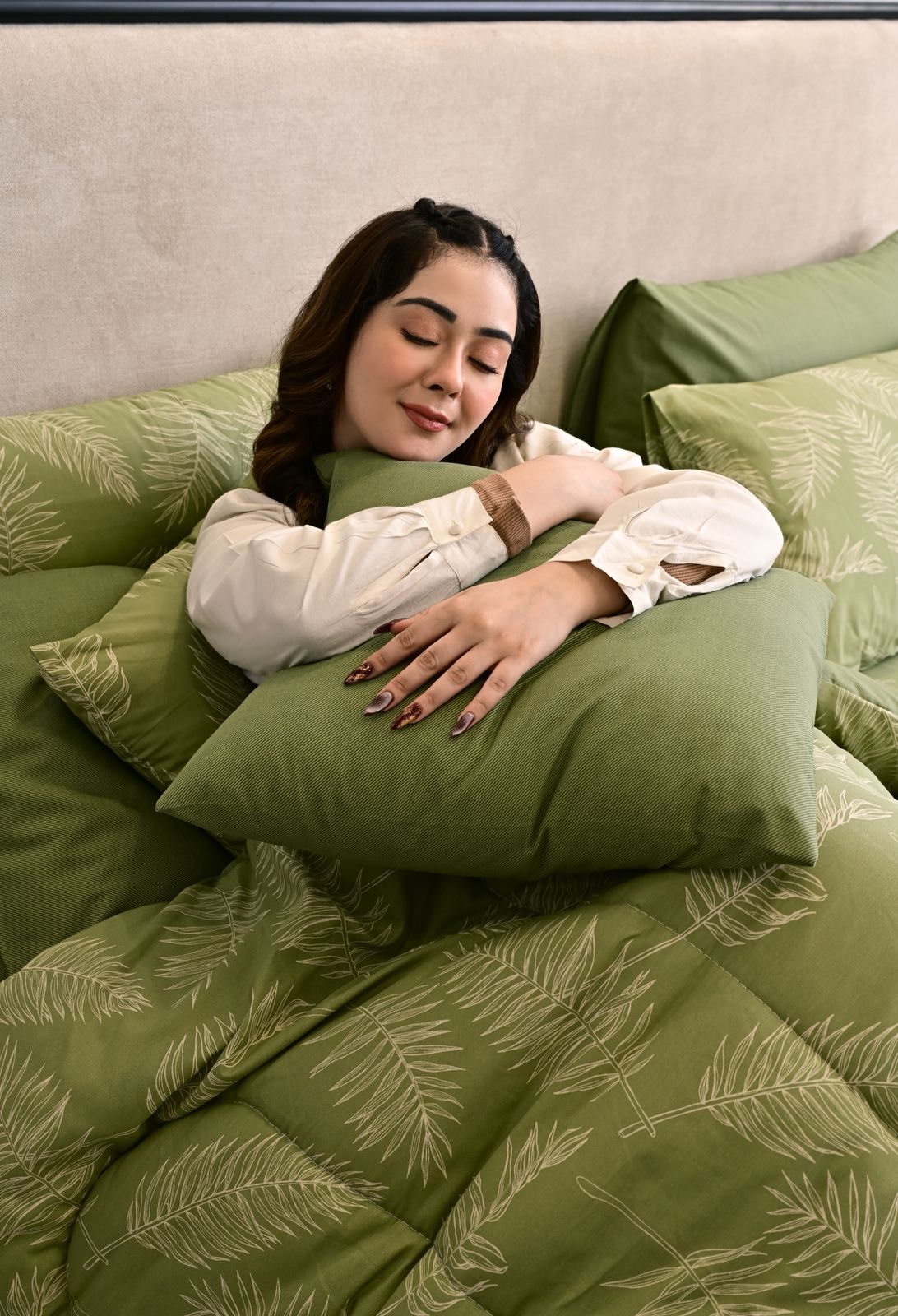 8 PCs Winter Comforter Set-Green Quill Comforters Apricot