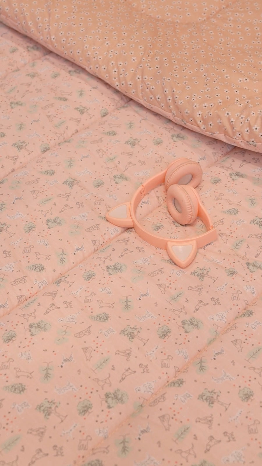 5 PCs Single Comforter Set-Animal Gang Comforters Apricot