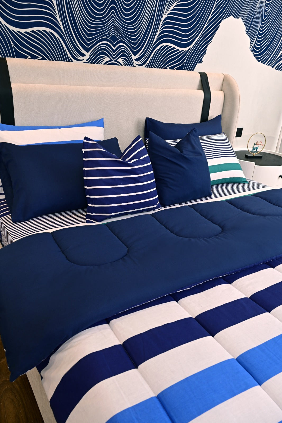 8 PCs Winter Comforter Set-Quad Patch Comforters Apricot