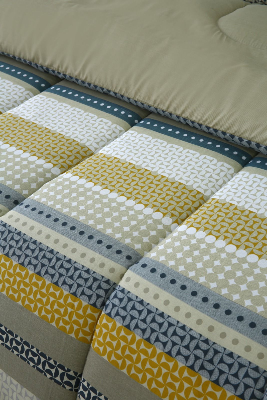 5 PCs Single Razai Set-Bohemian Comforters Apricot