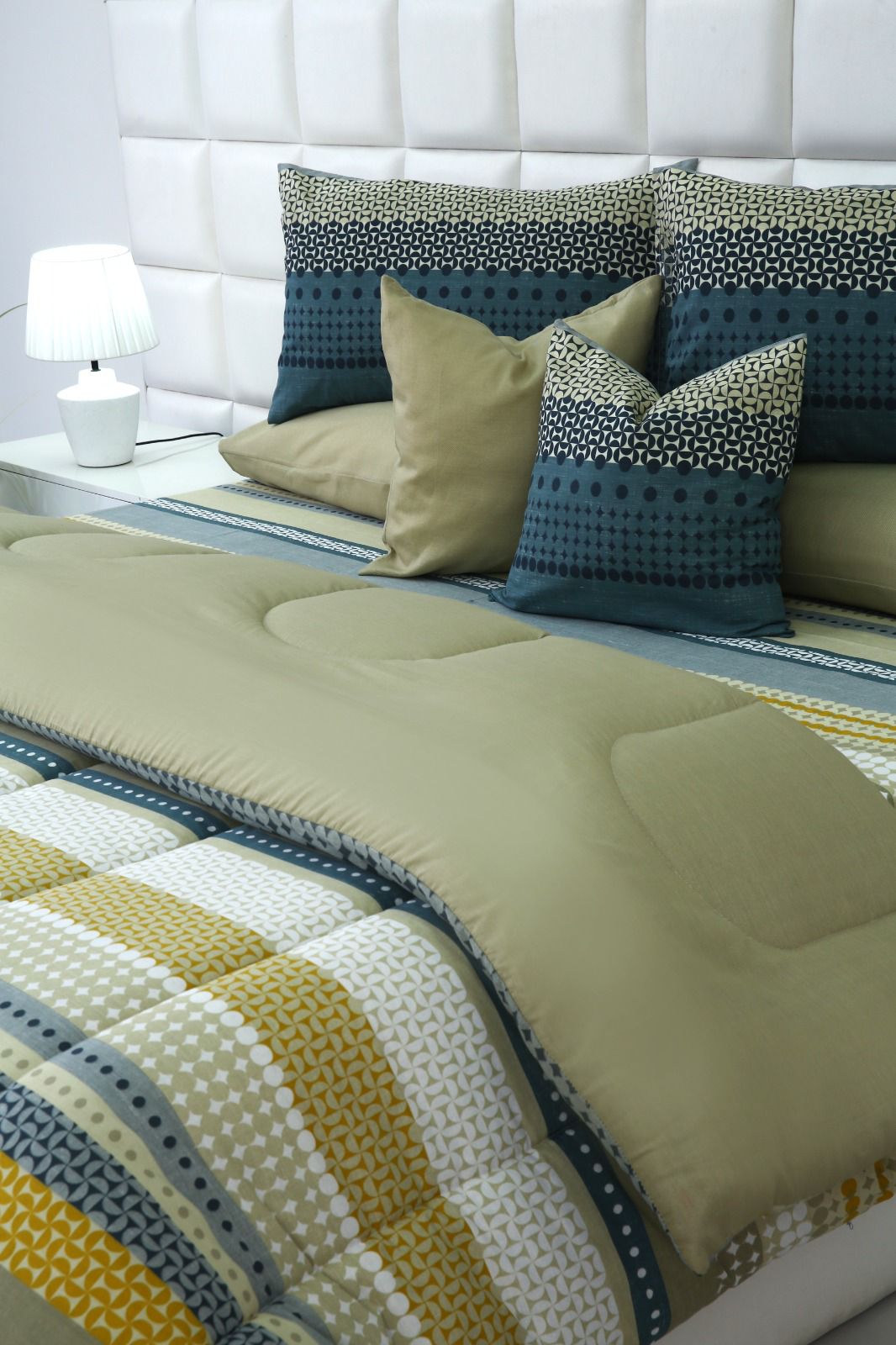 8 PCs Winter Comforter Set-Bohemian Comforters Apricot