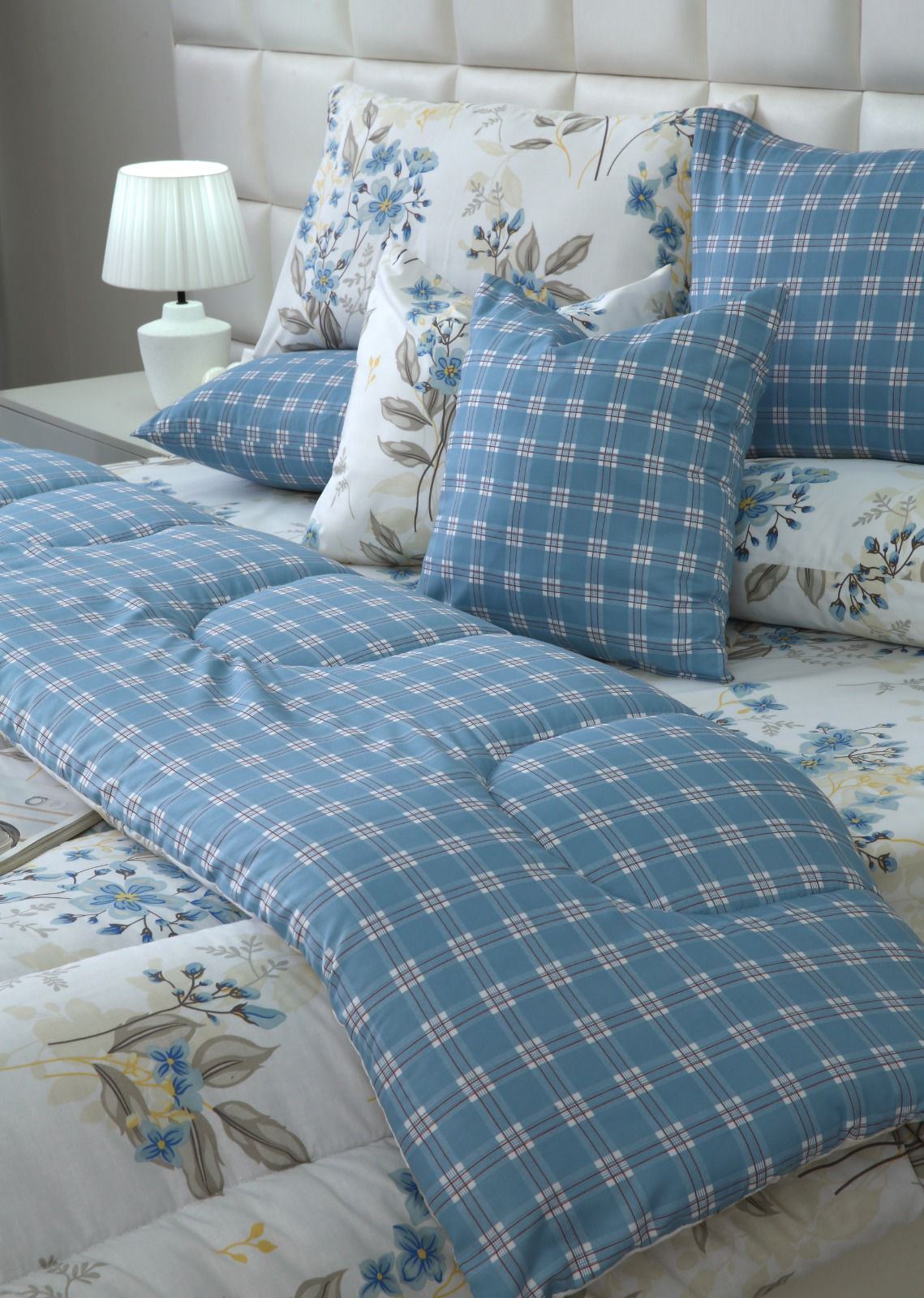 8 PCs Winter Comforter Set-Blue Poppy Comforters Apricot