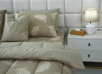 8 PCs Winter Comforter Set-Beige Feathers Comforters Apricot