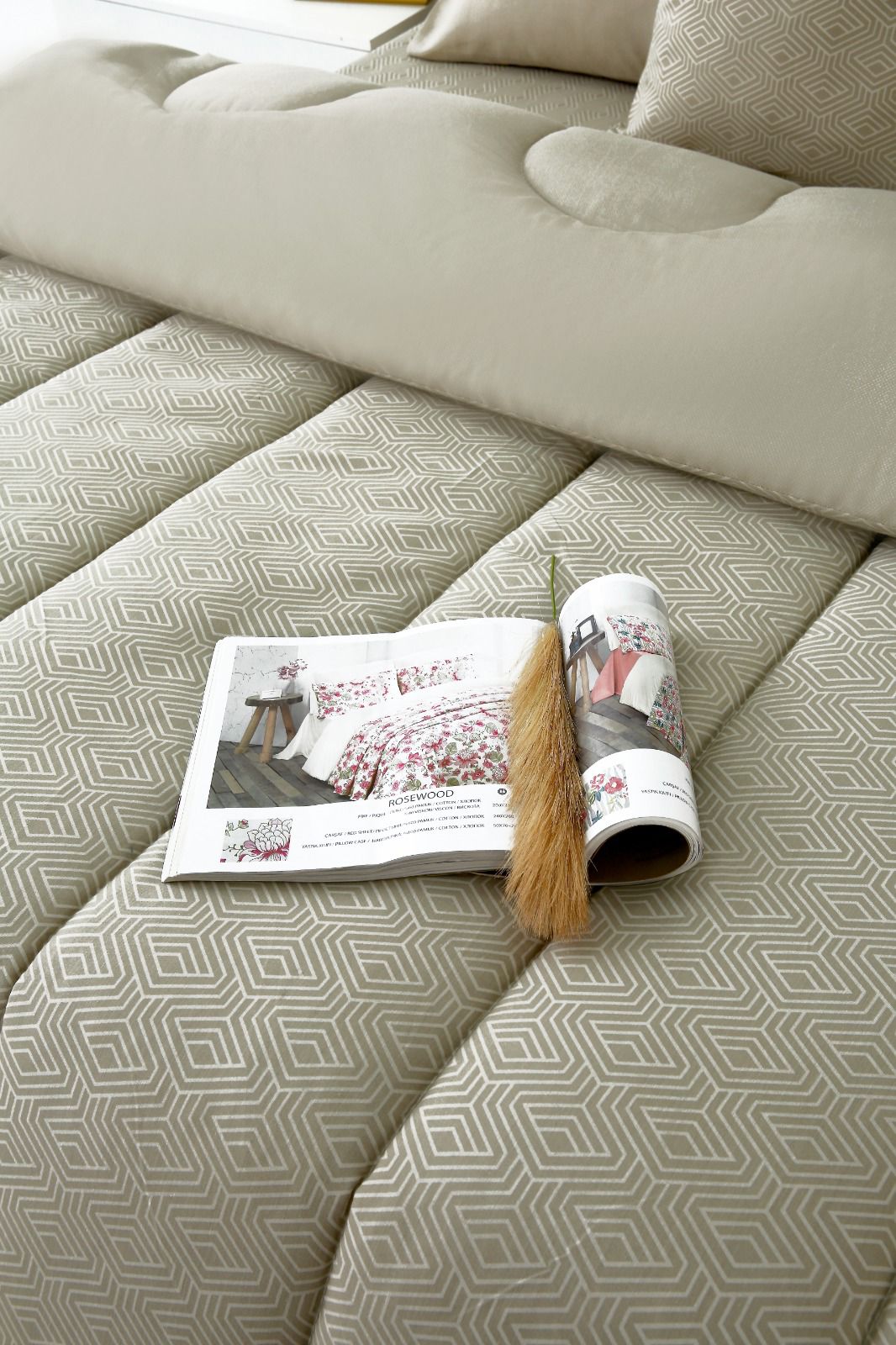 8 PCs Winter Comforter Set-Opus Comforters Apricot