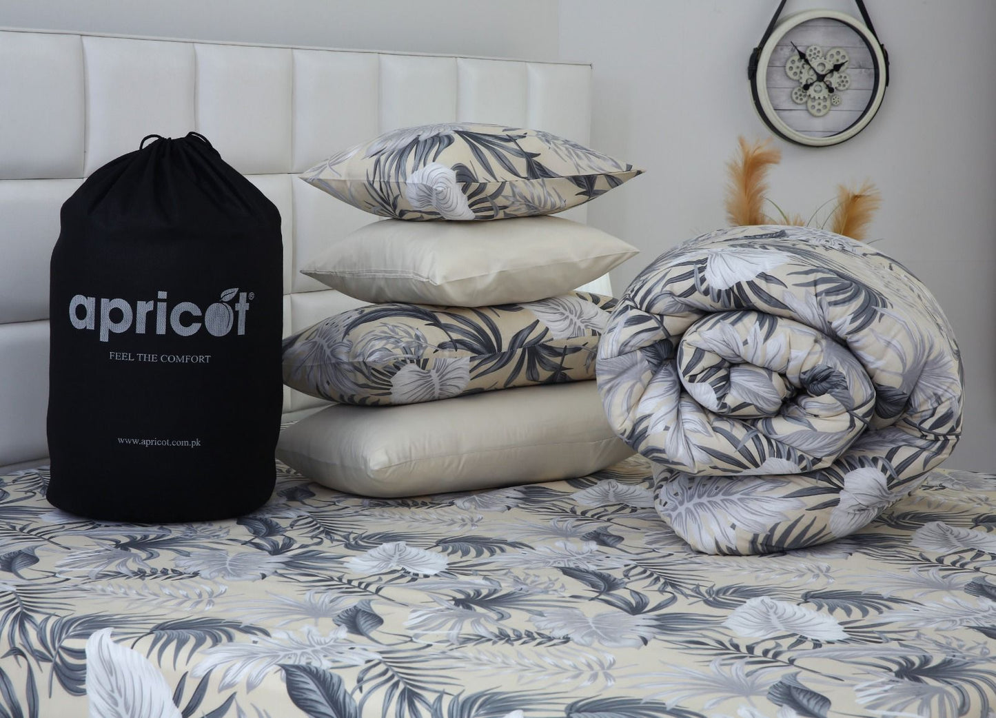 8 PCs Winter Razai Set-Hawaii(With Base Reverse) Comforters Apricot