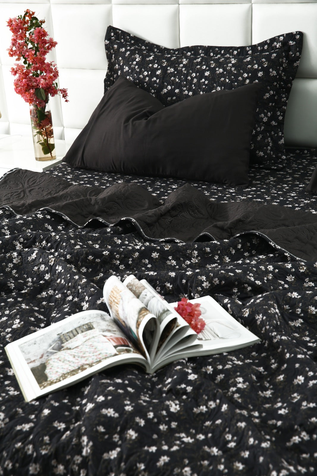 6 PCs Luxury Bed Spread Set-White Jazmin Bed Spread Apricot