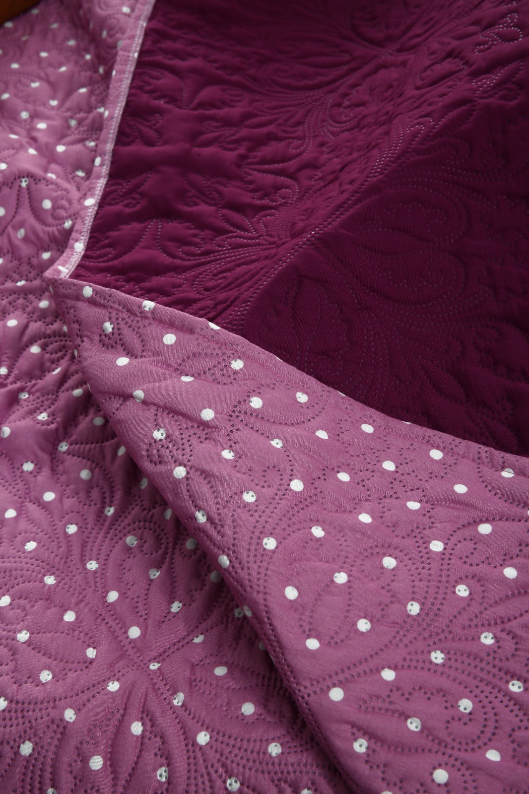 6 PCs Luxury Bed Spread Set-Lilac Polka Bed Spread Apricot