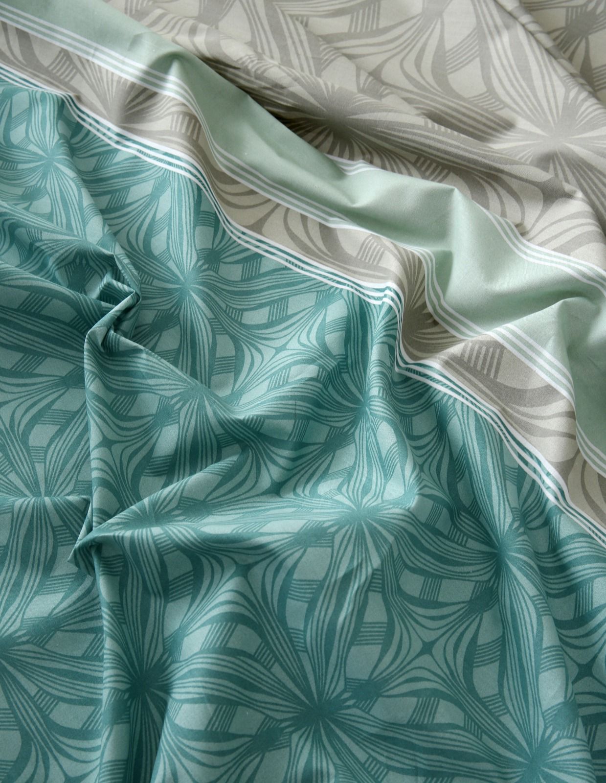 3 PCs Double Bed Sheet With Same Packing-Symmetric Floral Bed Sheets Apricot