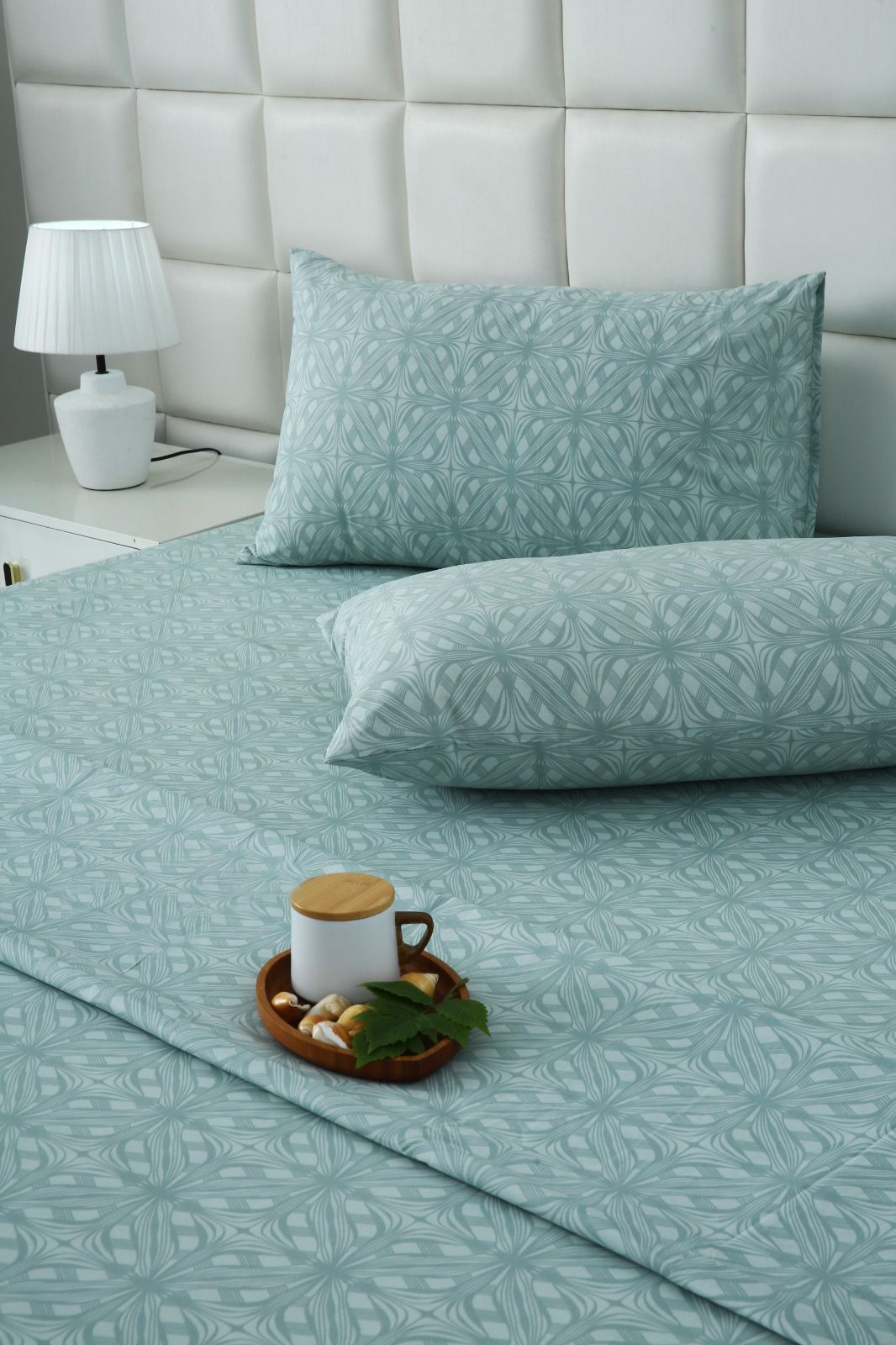 3 PCs Double Bed Sheet With Same Packing-Interlocking Petal Bed Sheets Apricot