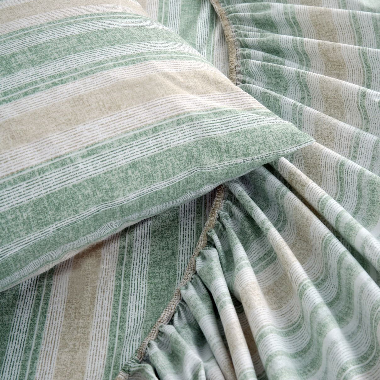 Fitted Bed Sheet- PFT0269