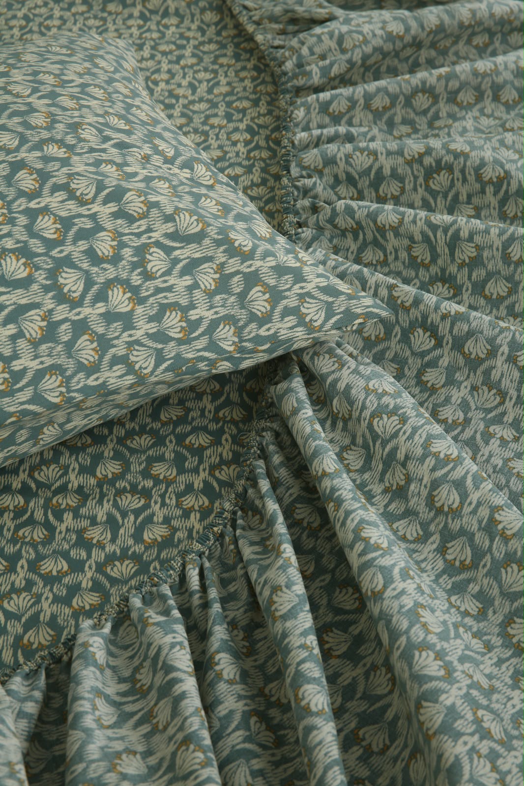 Fitted Bed Sheet- PFT0281
